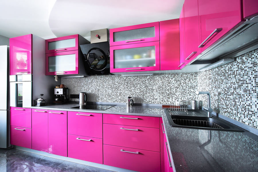 Кухни в малиновом цвете - 22 фото дизайнов в разных стилях